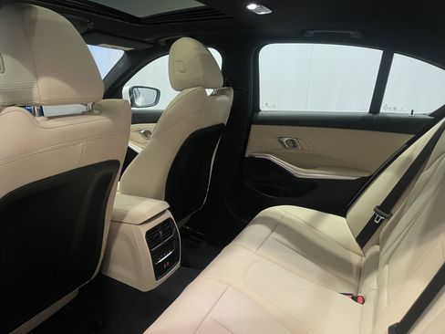 Used 2025 BMW 330i xDrive Sedan w/ Premium Package image 23