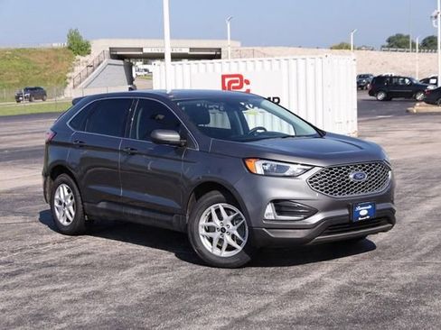 Used 2024 Ford Edge SEL w/ Convenience Package AWD/4WD image 2