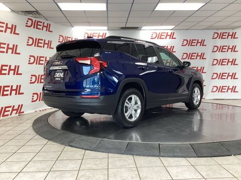 Used 2022 GMC Terrain SLE w/ Driver Convenience Package FWD image 7