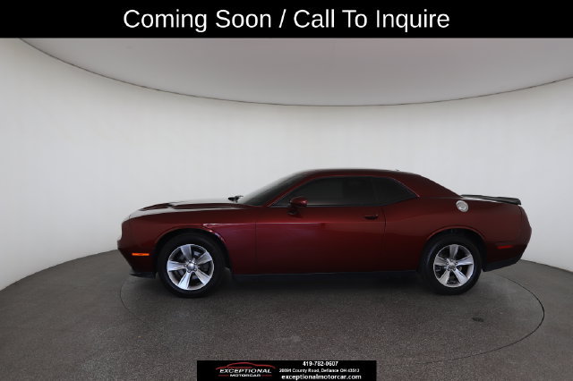 Used 2017 Dodge Challenger SXT RWD image 5