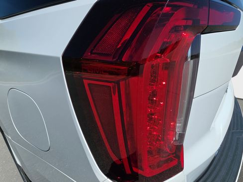 Used 2023 GMC Yukon Denali Ultimate AWD/4WD image 36