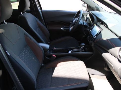 Certified 2022 Nissan Kicks SR FWD image 32
