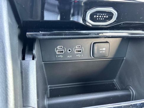 New 2026 Jeep Grand Cherokee Limited w/ Limited Altitude Package AWD/4WD image 10