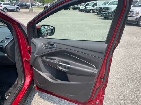 Used 2018 Ford Escape Titanium FWD image 48