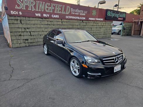 Used 2014 Mercedes-Benz C 250 Sedan image 3