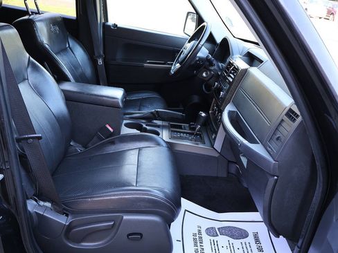 Used 2011 Jeep Liberty Limited AWD/4WD image 19