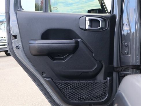 Used 2019 Jeep Wrangler Unlimited Rubicon AWD/4WD image 21