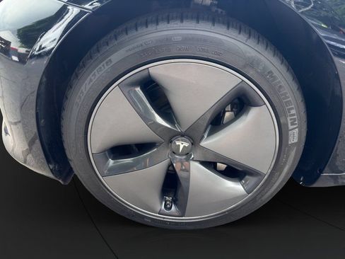 Used 2022 Tesla Model 3 Long Range AWD/4WD image 21