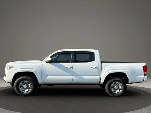 Used 2017 Toyota Tacoma SR RWD image 8