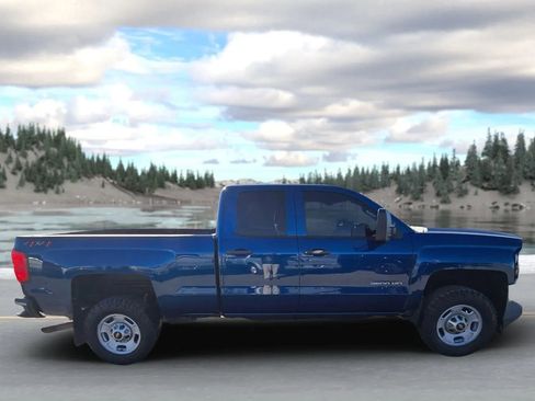 Used 2019 Chevrolet Silverado 2500 W/T image 2