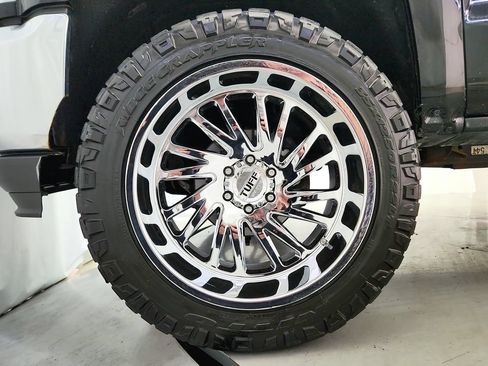 Used 2018 Chevrolet Silverado 1500 LT w/ LT Eassist Package AWD/4WD image 30