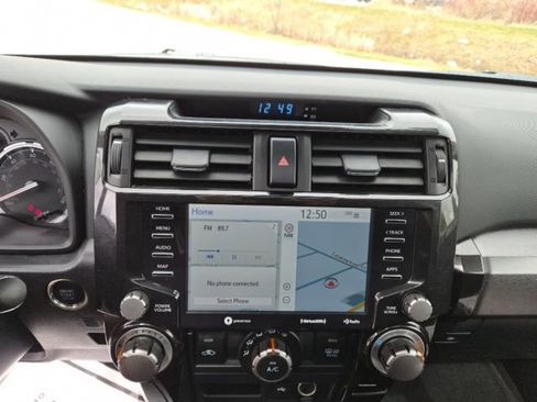 Used 2021 Toyota 4Runner TRD Off-Road Premium w/ Moonroof Package AWD/4WD image 25