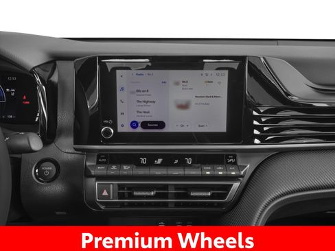 Used 2025 Toyota Camry SE FWD image 13