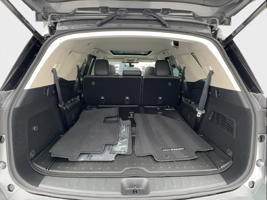 Used 2026 Nissan Pathfinder Platinum w/ Cargo Package FWD image 19