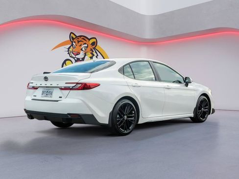 Used 2026 Toyota Camry SE w/ Convenience Package FWD image 6