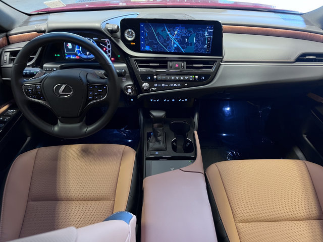 Used 2025 Lexus ES 350 w/ Premium Package FWD image 19