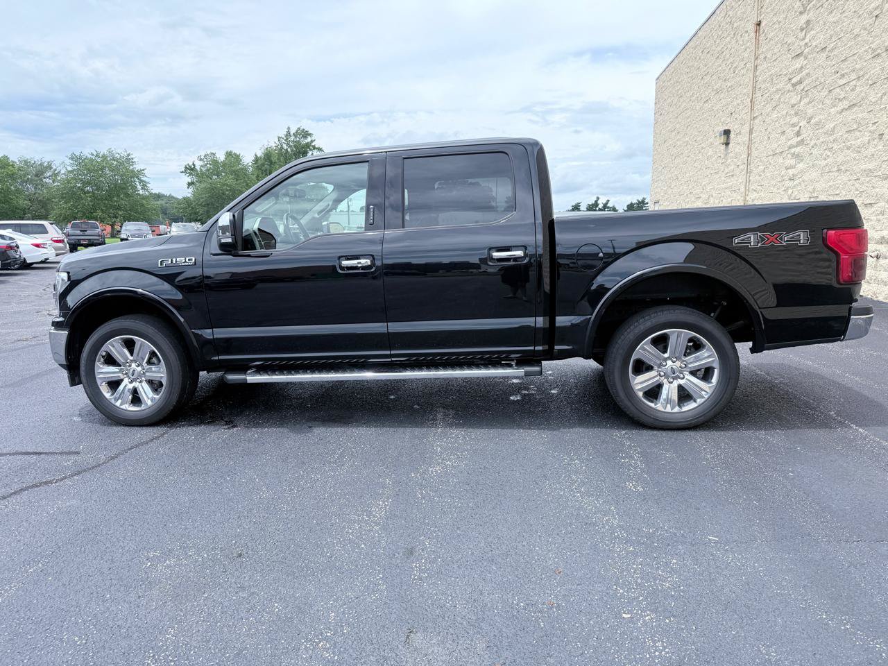 Used 2019 Ford F150 Lariat w/ Equipment Group 502A Luxury AWD/4WD image 2