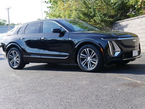 Certified 2025 Cadillac Lyriq Luxury image 9