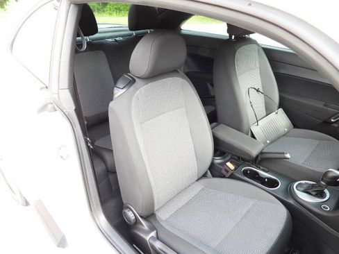 Used 2018 Volkswagen Beetle 2.0T FWD image 35