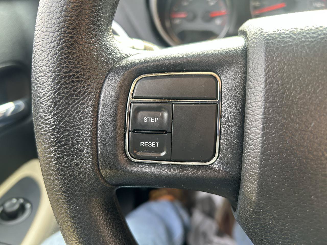Used 2014 Dodge Avenger SE w/ Quick Order Package 27Z SE V6 FWD image 18