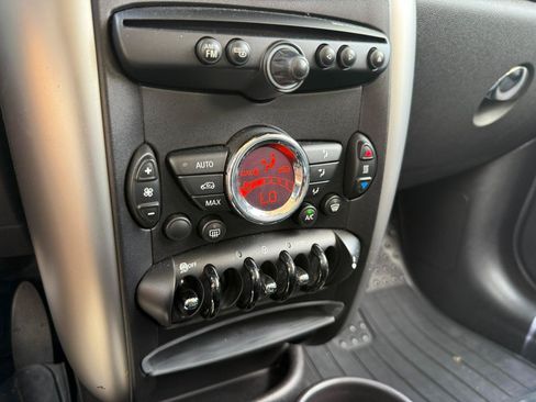 Used 2014 MINI Cooper Countryman w/ Mini Connected Package FWD image 17