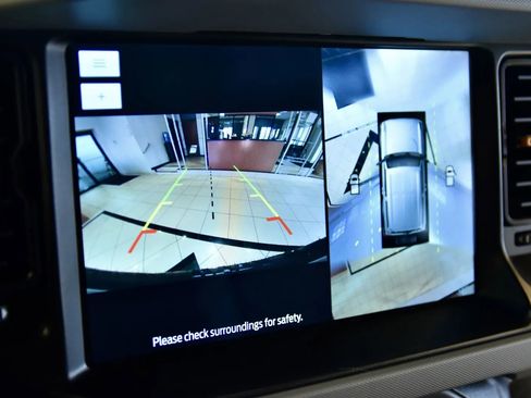 Used 2023 Ford Bronco Badlands image 23