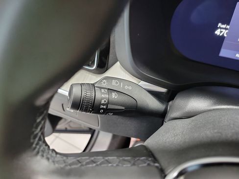 Used 2025 Volvo XC60 B5 Plus image 38