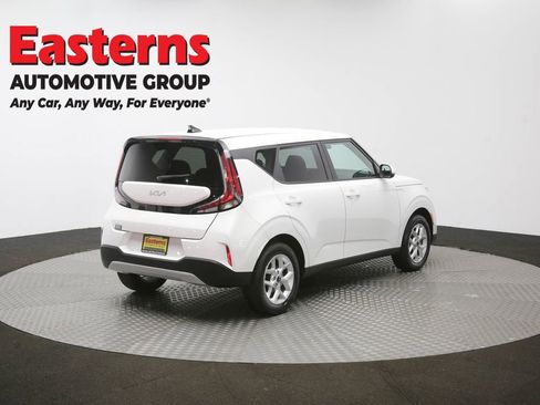 Used 2025 Kia Soul LX w/ LX Technology Package FWD image 40