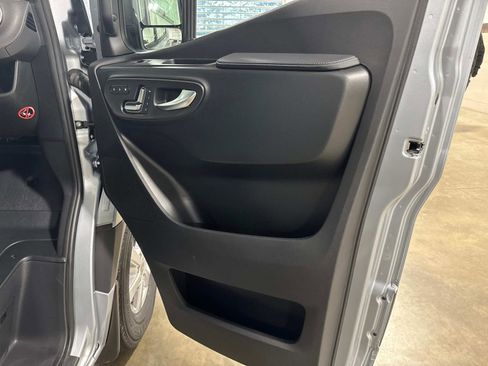 New 2025 Mercedes-Benz Sprinter 2500 image 9