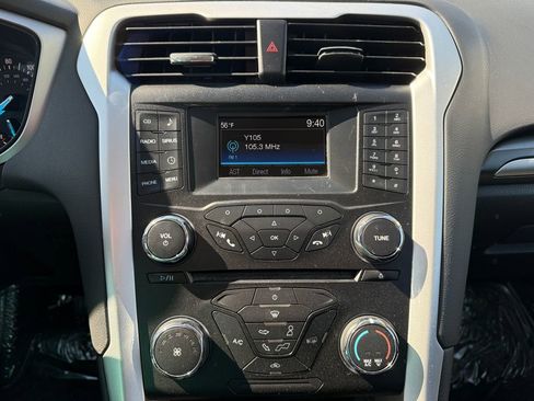 Used 2014 Ford Fusion SE FWD image 25