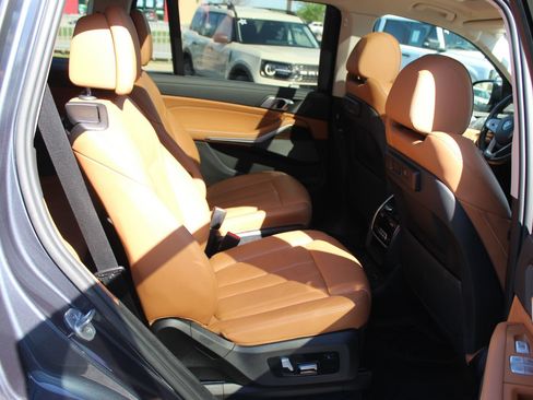 Used 2021 BMW X7 xDrive40i w/ Premium Package AWD/4WD image 14