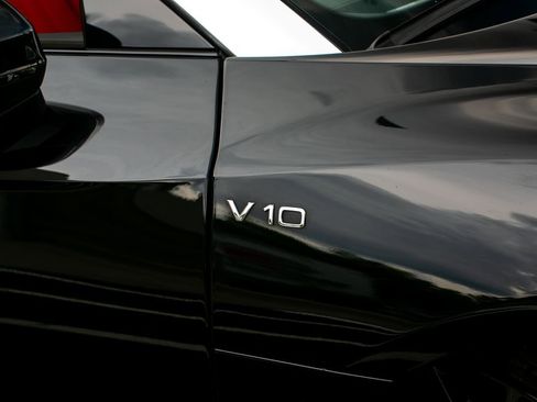 Used 2018 Audi R8 V10 AWD/4WD image 2