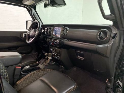Used 2022 Jeep Wrangler Unlimited Sahara AWD/4WD image 23