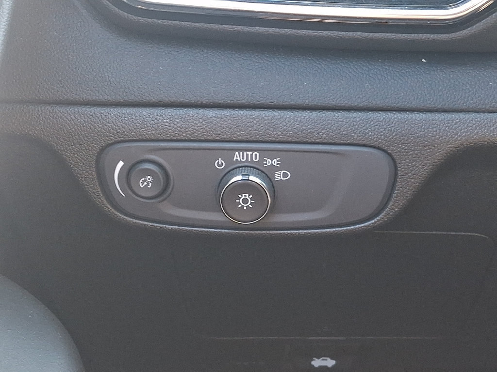 Used 2023 Chevrolet Bolt EUV Premier w/ Sun & Sound Package FWD image 26
