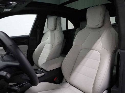 New 2025 Porsche Macan Turbo Electric image 5