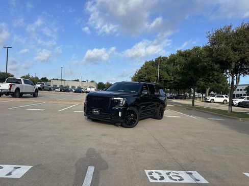 Used 2021 GMC Yukon Denali w/ Denali Ultimate Package AWD/4WD image 1