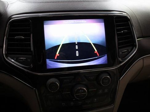 Used 2019 Jeep Grand Cherokee Overland image 16