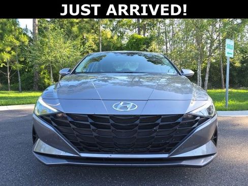 Used 2023 Hyundai Elantra SEL FWD image 2