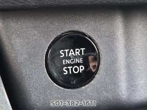 Used 2024 Nissan Rogue SV FWD image 30