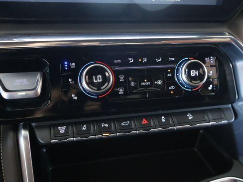 Used 2024 GMC Sierra 2500 Denali Ultimate AWD/4WD image 8