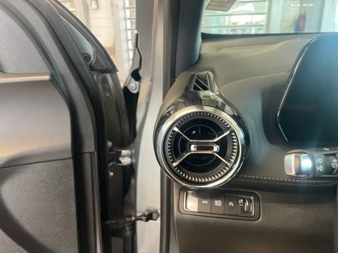 Certified 2025 Chevrolet Equinox LT AWD/4WD image 11