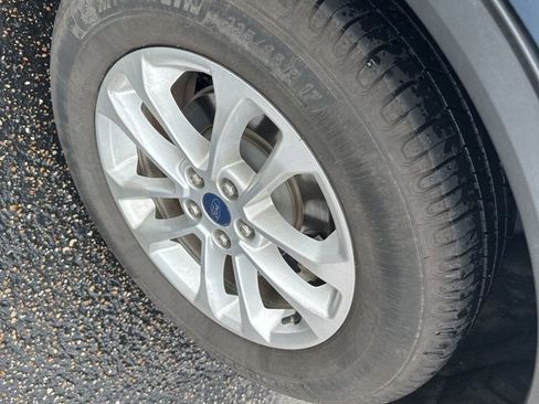 Certified 2020 Ford Escape SE image 6