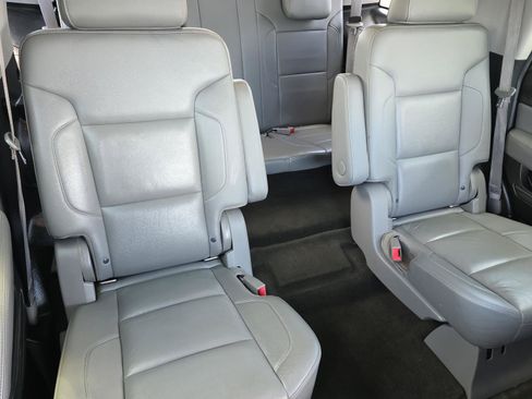 Used 2015 Chevrolet Tahoe LT RWD image 19