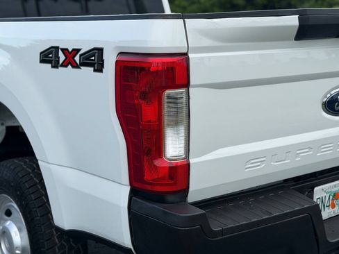Used 2017 Ford F250 XL w/ Power Equipment Group AWD/4WD image 12