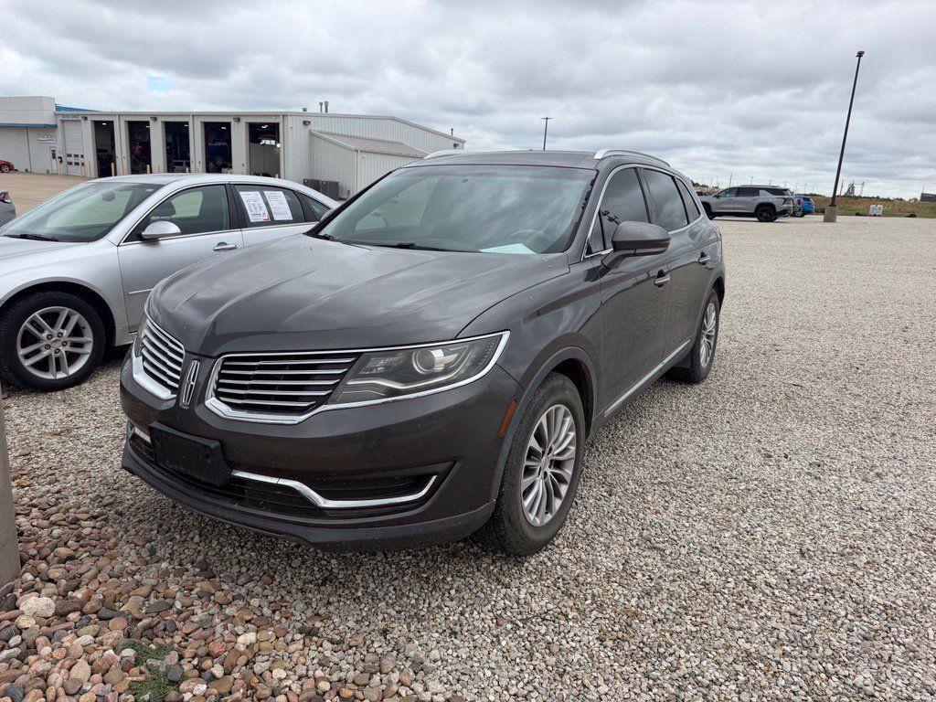 Used 2017 Lincoln MKX Select w/ Select Plus Package FWD image 4