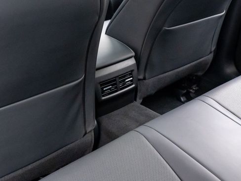 Used 2025 Lexus IS 350 F Sport w/ Navigation Package image 18