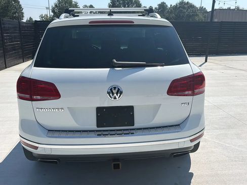 Used 2015 Volkswagen Touareg Sport AWD/4WD image 6