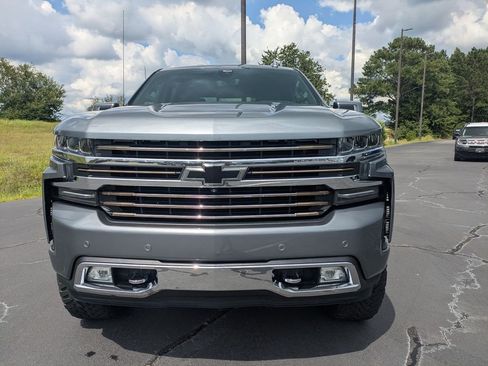 Used 2019 Chevrolet Silverado 1500 High Country w/ Technology Package AWD/4WD image 9
