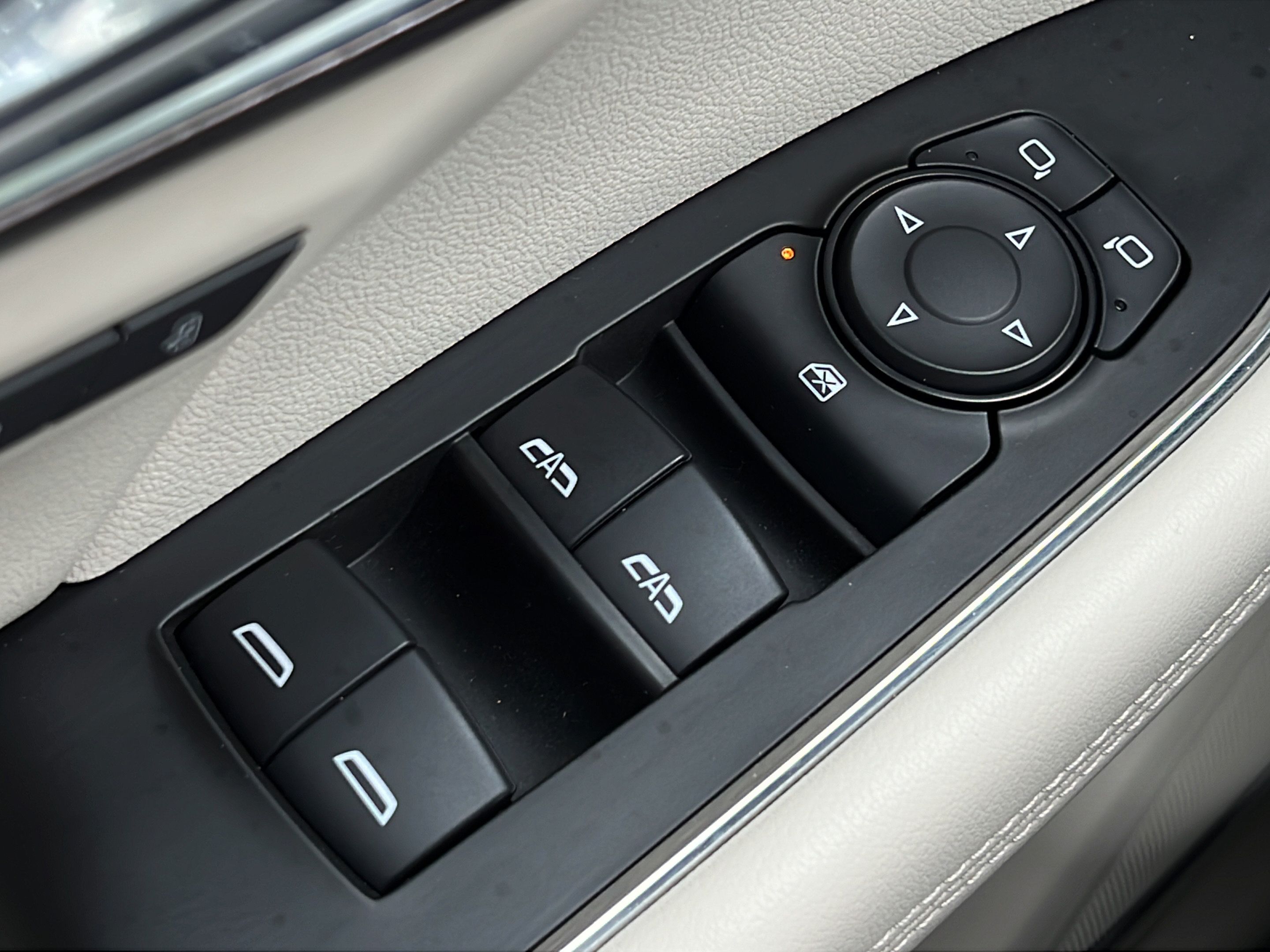 Used 2021 Buick Envision Avenir AWD/4WD image 20