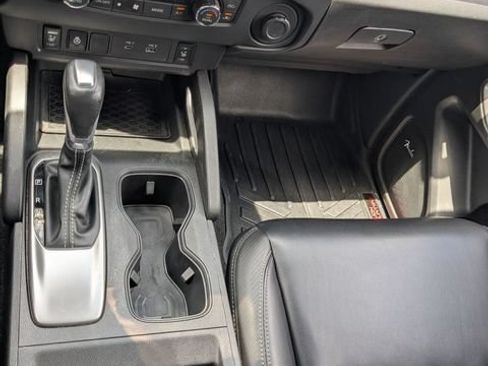 Used 2024 Nissan Frontier SL AWD/4WD image 24